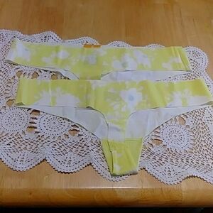 Auden Invisible Edge Thongs bundle, Two NWT size M (8/10)
